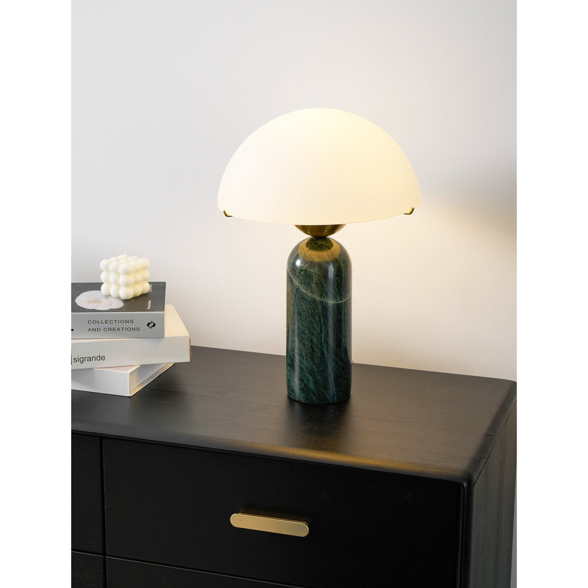 Alabaster Table Lamp with Elegant Design-Lighting > Table Lamps-casanuva-casanuva