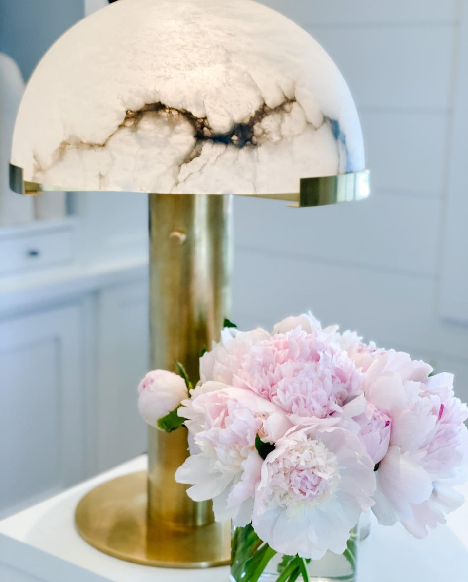 Alabaster Table Lamp with Elegant Design-Lighting > Table Lamps-casanuva-casanuva