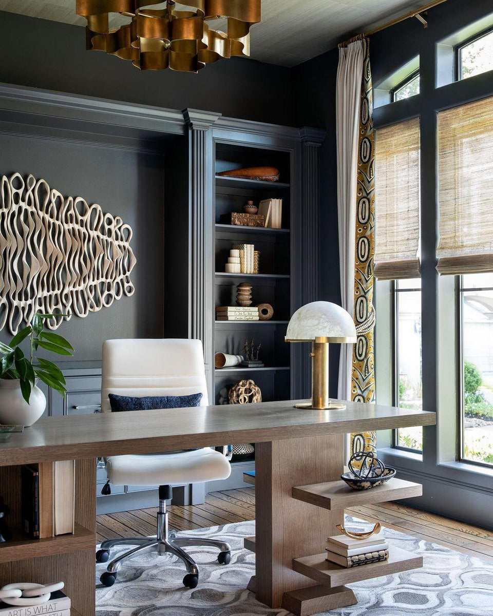 Alabaster Table Lamp with Elegant Design-Lighting > Table Lamps-casanuva-casanuva
