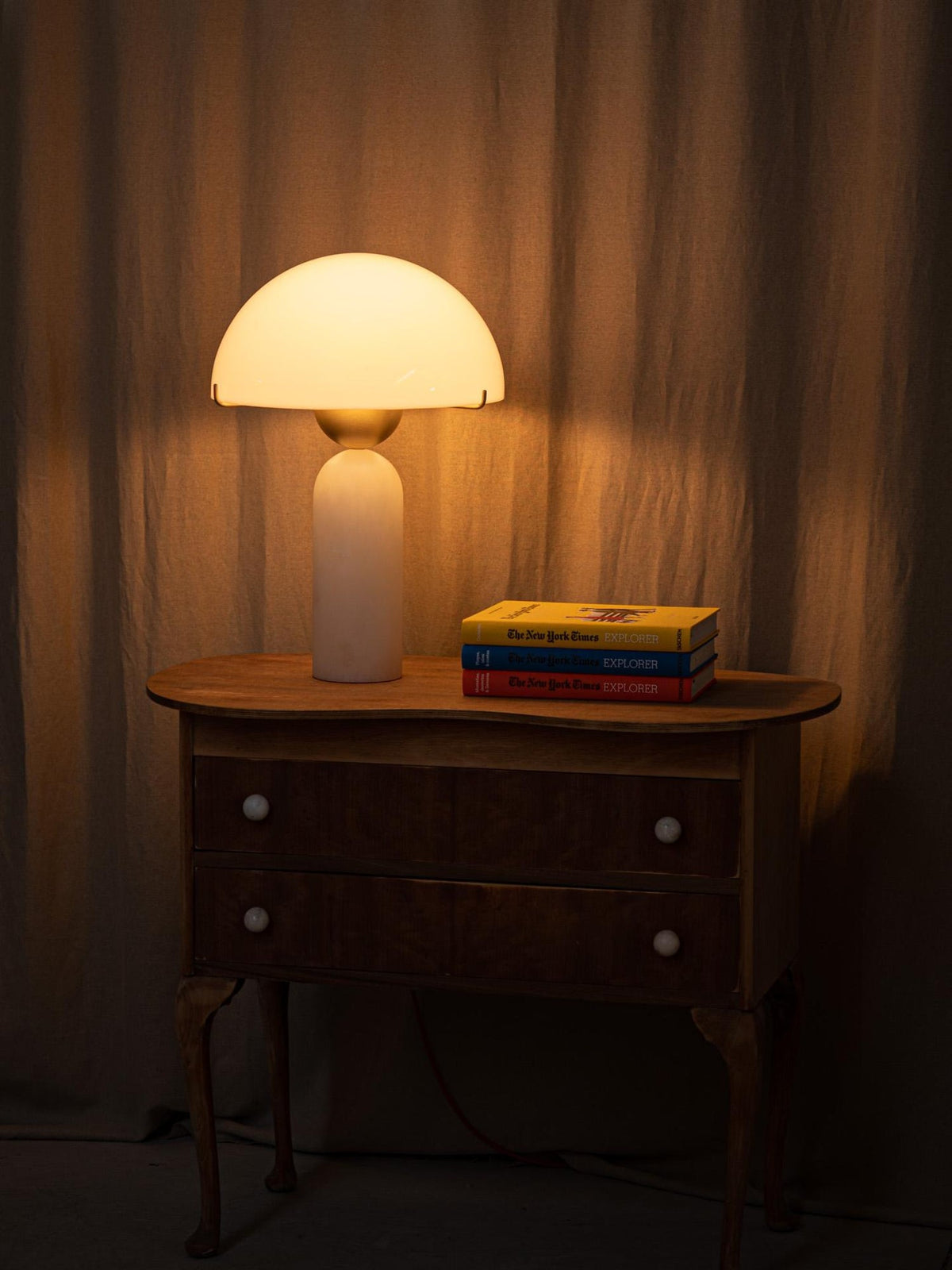 Alabaster Table Lamp with Elegant Design-Lighting > Table Lamps-casanuva-casanuva