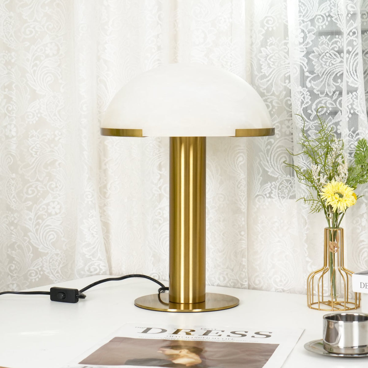 Alabaster Table Lamp with Elegant Design-Lighting > Table Lamps-casanuva-casanuva