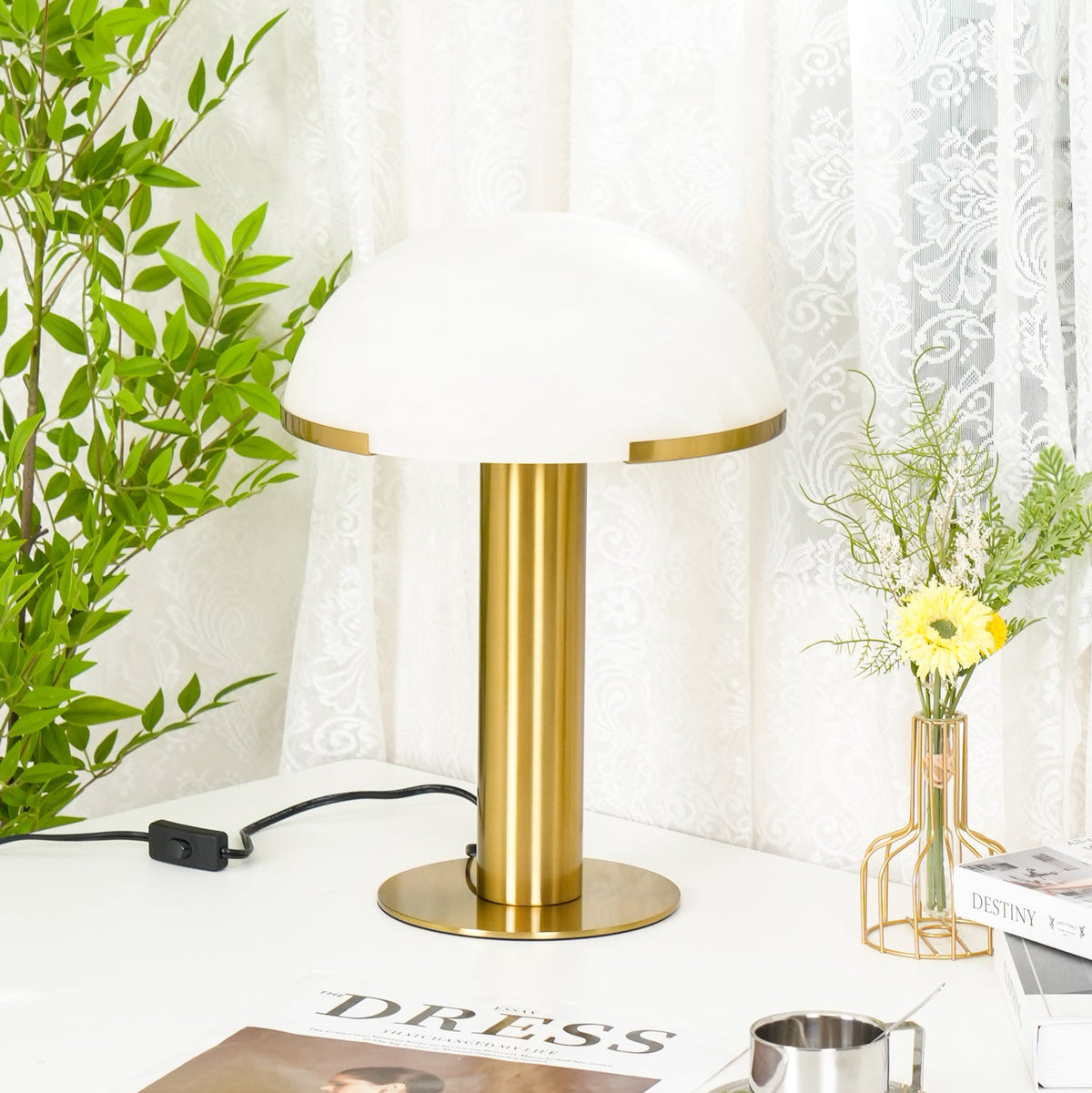 Alabaster Table Lamp with Elegant Design-Lighting > Table Lamps-casanuva-casanuva
