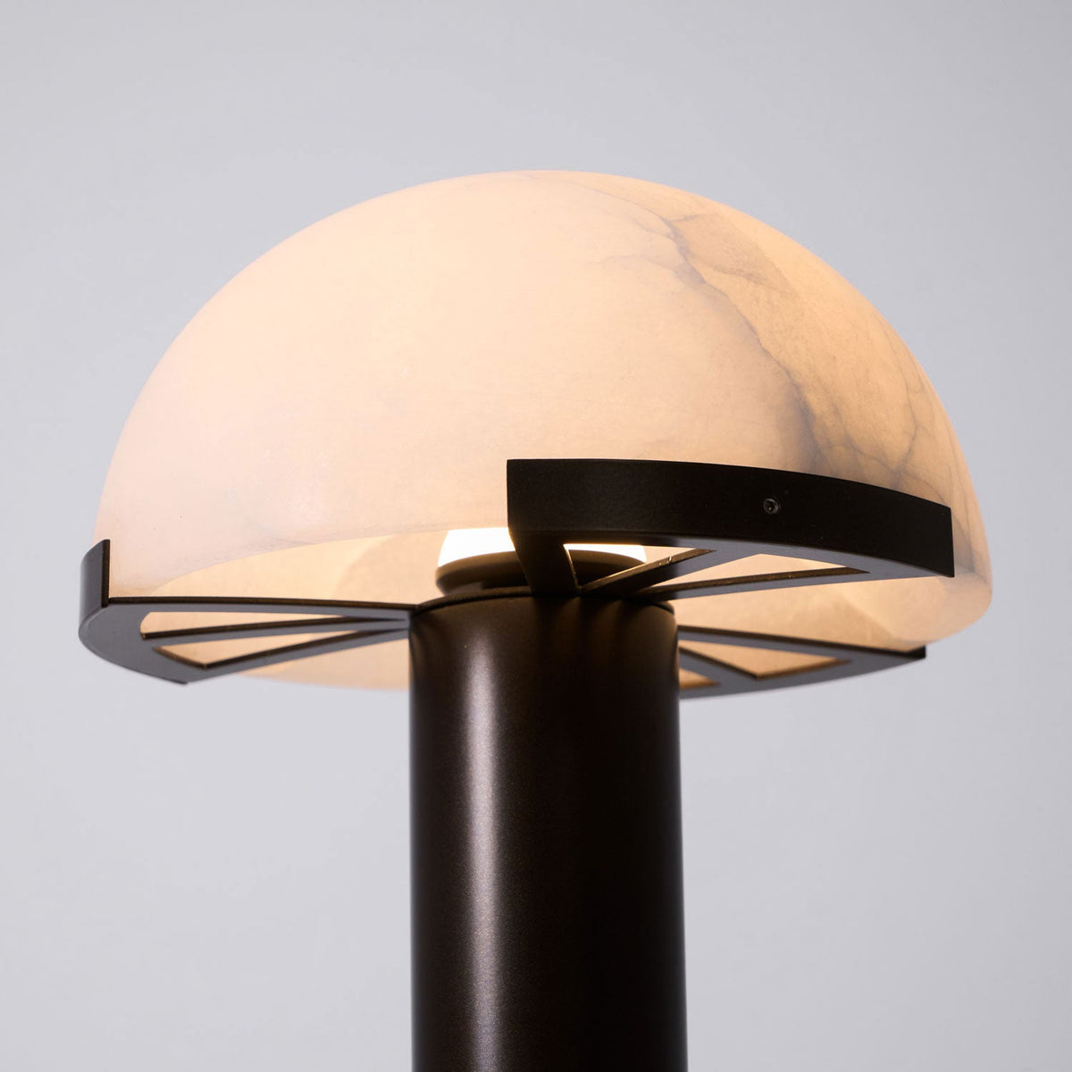 Alabaster Table Lamp with Elegant Design-Lighting > Table Lamps-casanuva-casanuva