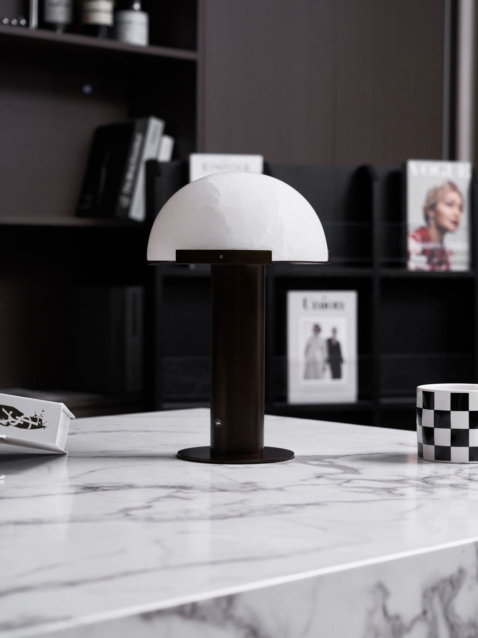 Alabaster Table Lamp with Elegant Design-Lighting > Table Lamps-casanuva-casanuva