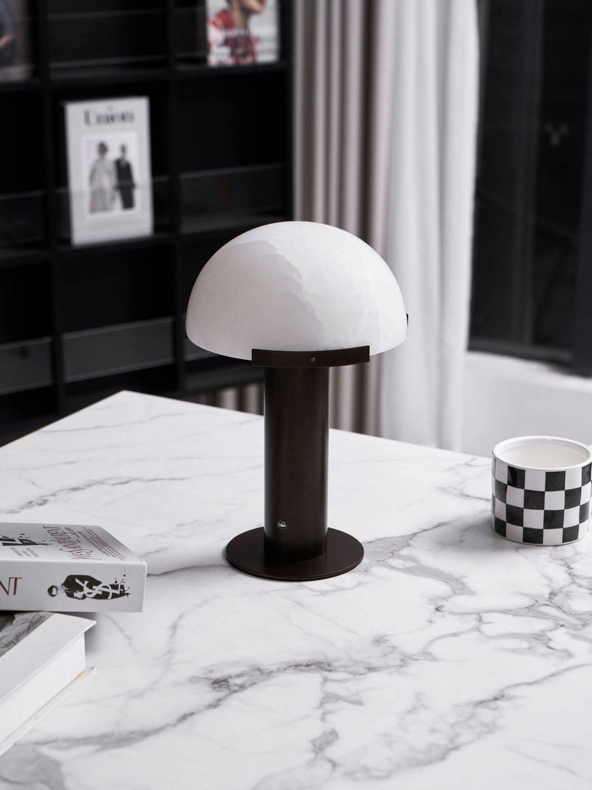Alabaster Table Lamp with Elegant Design-Lighting > Table Lamps-casanuva-casanuva