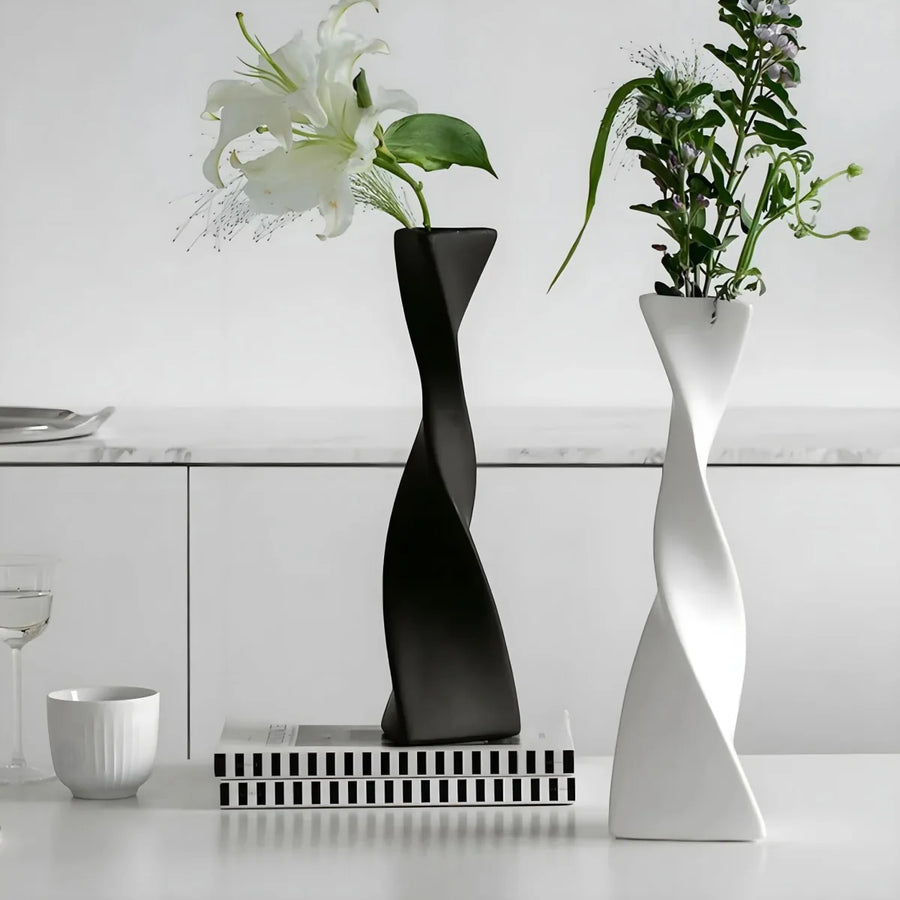 Ceramic Vase with Elegant Design-Home Decor > Vases-casanuva-casanuva