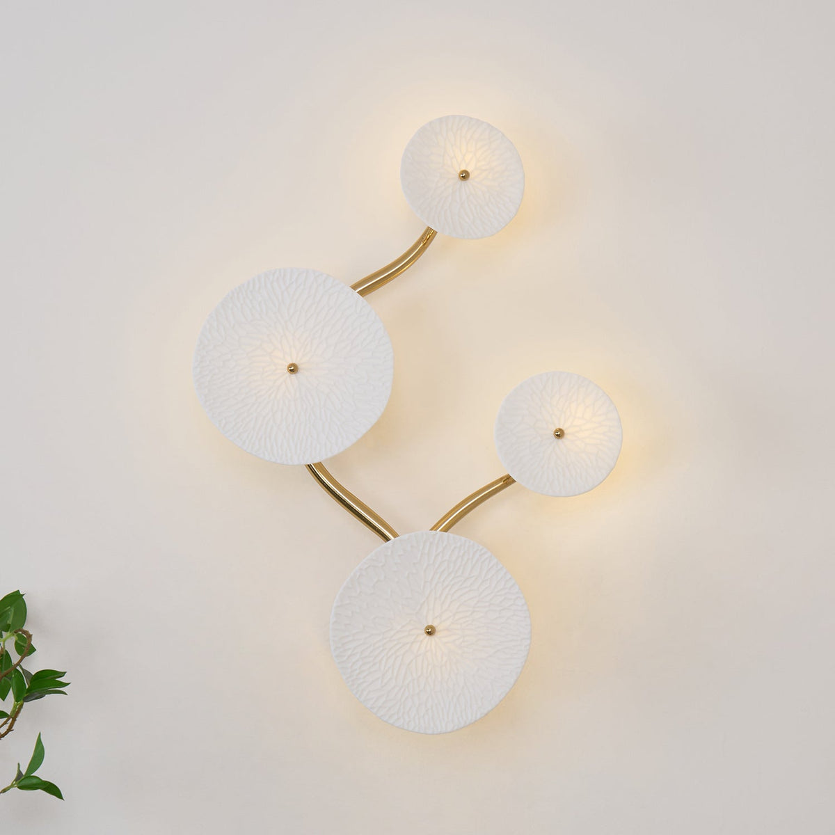 Lotus Petal LED Wall Lamp-Lighting > Wall Lights-casanuva-casanuva