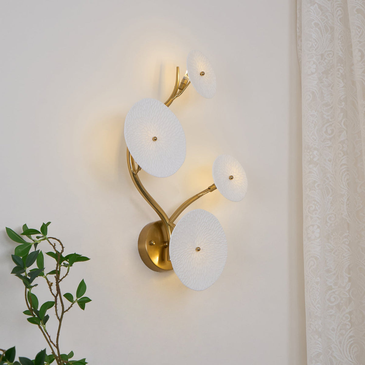 Lotus Petal LED Wall Lamp-Lighting > Wall Lights-casanuva-casanuva
