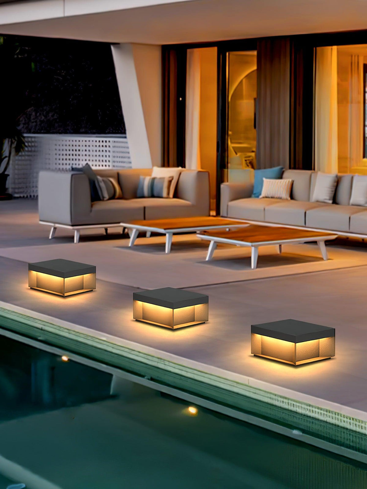 Outdoor Post Light Black Finish-Lighting > Outdoor Lighting-casanuva-casanuva