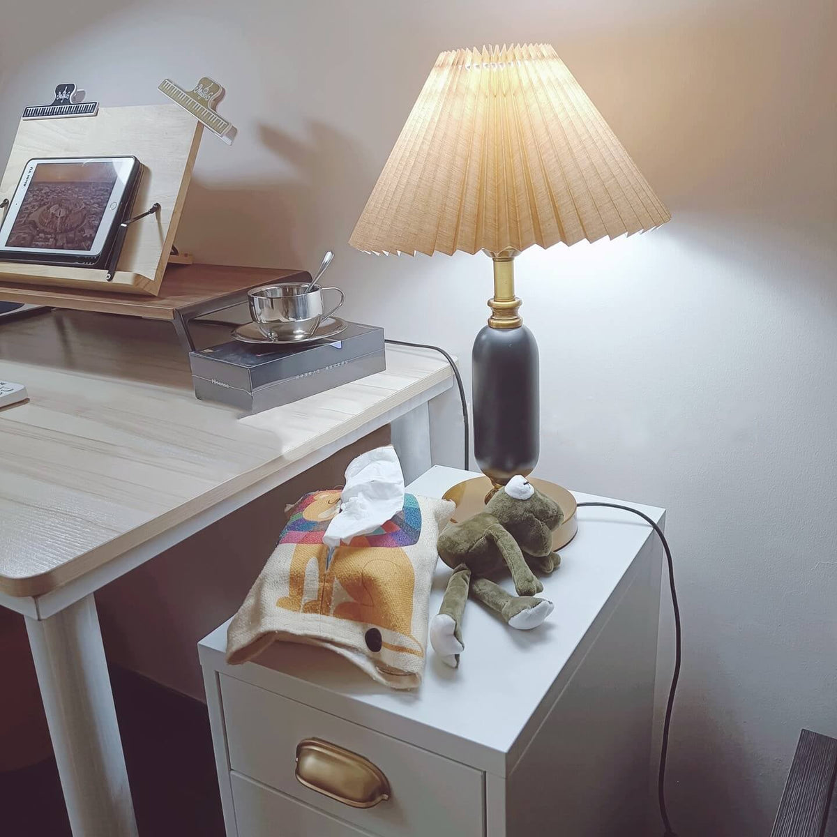 Pleated Shade Column Base Table Lamp 1-Light Retro Design-Lighting > Table Lamps-casanuva-casanuva