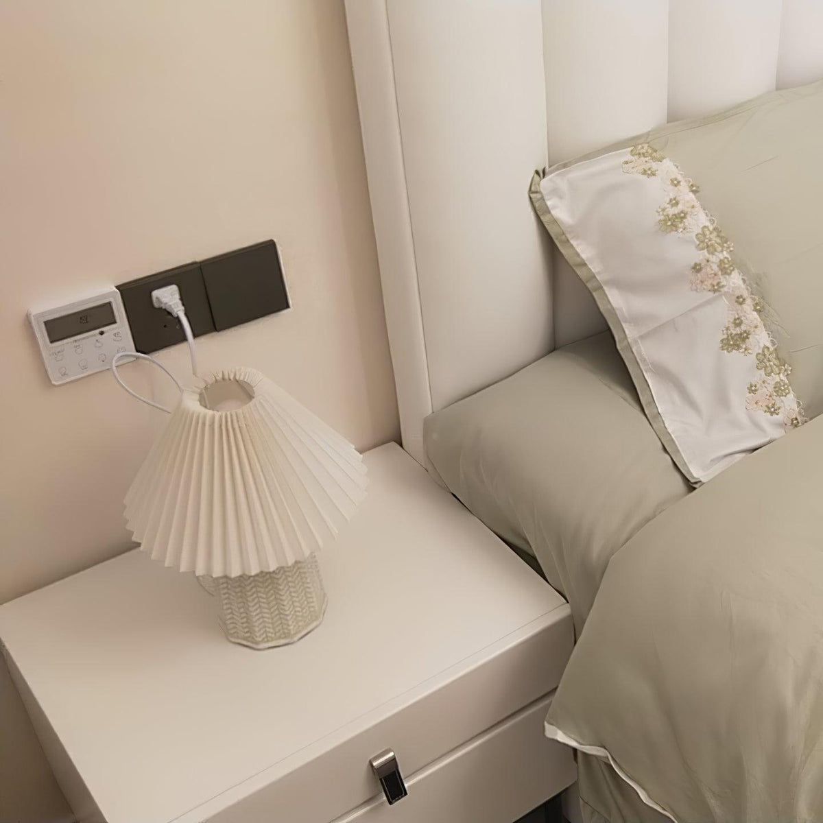 Pleated Vintage Table Lamp-Lighting > Table Lamps-casanuva-casanuva