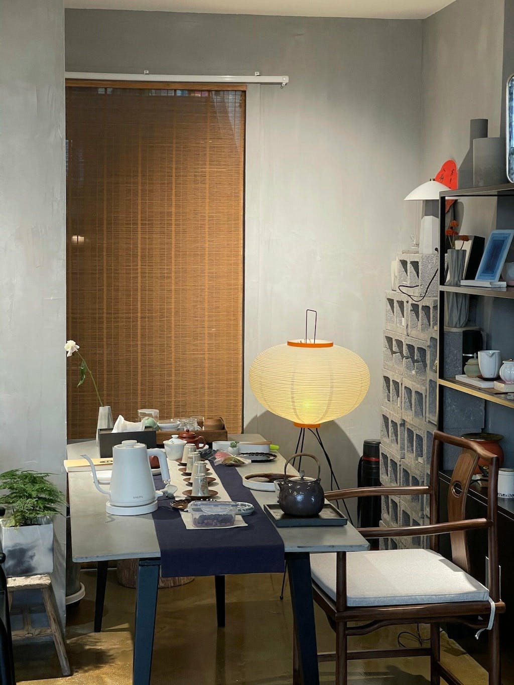 Rice Paper Floor Lamp with Soft Glow Lighting-Lighting > Floor Lamps-casanuva-casanuva