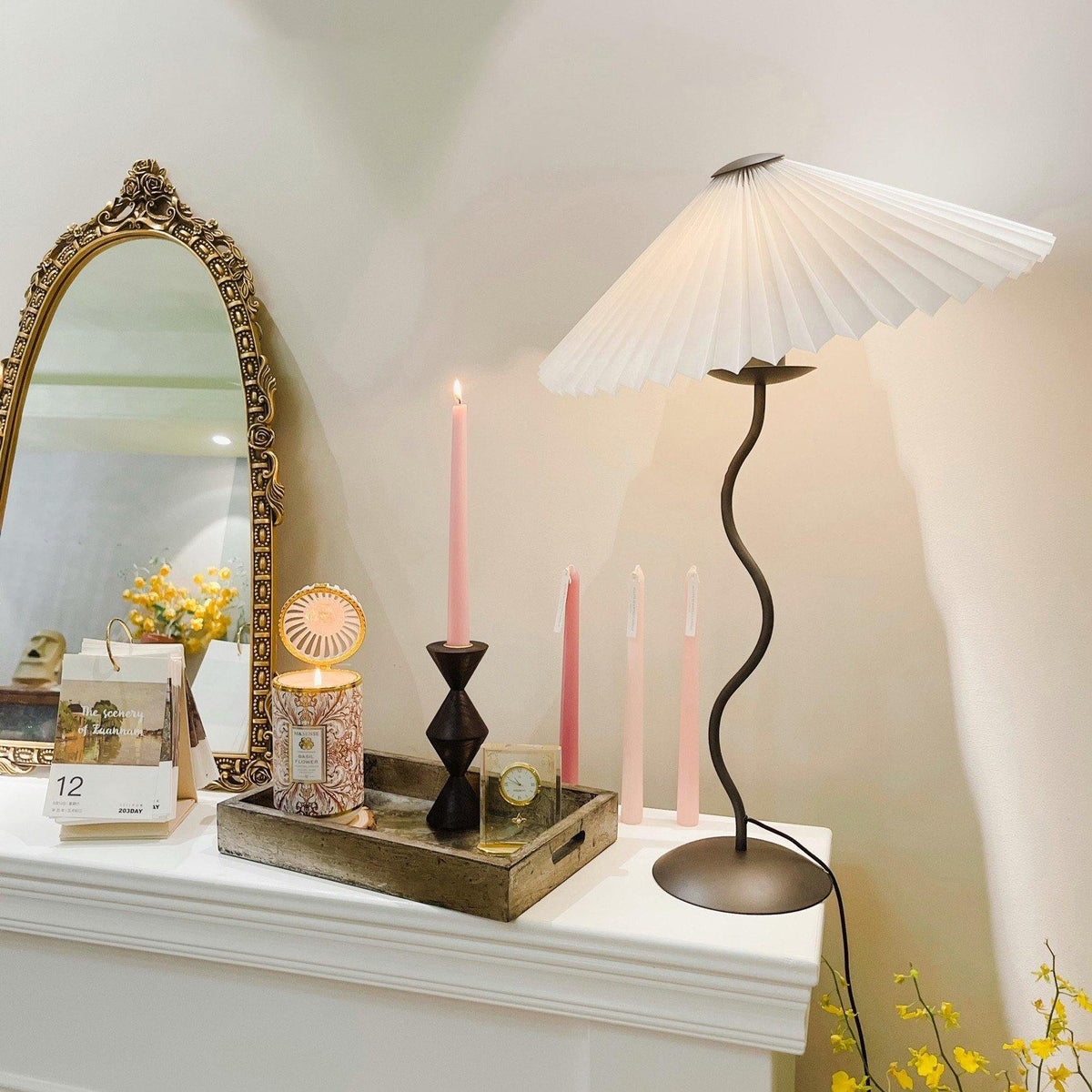 Squiggle Table Lamp with Unique Curved Design-Lighting > Table Lamps-casanuva-casanuva