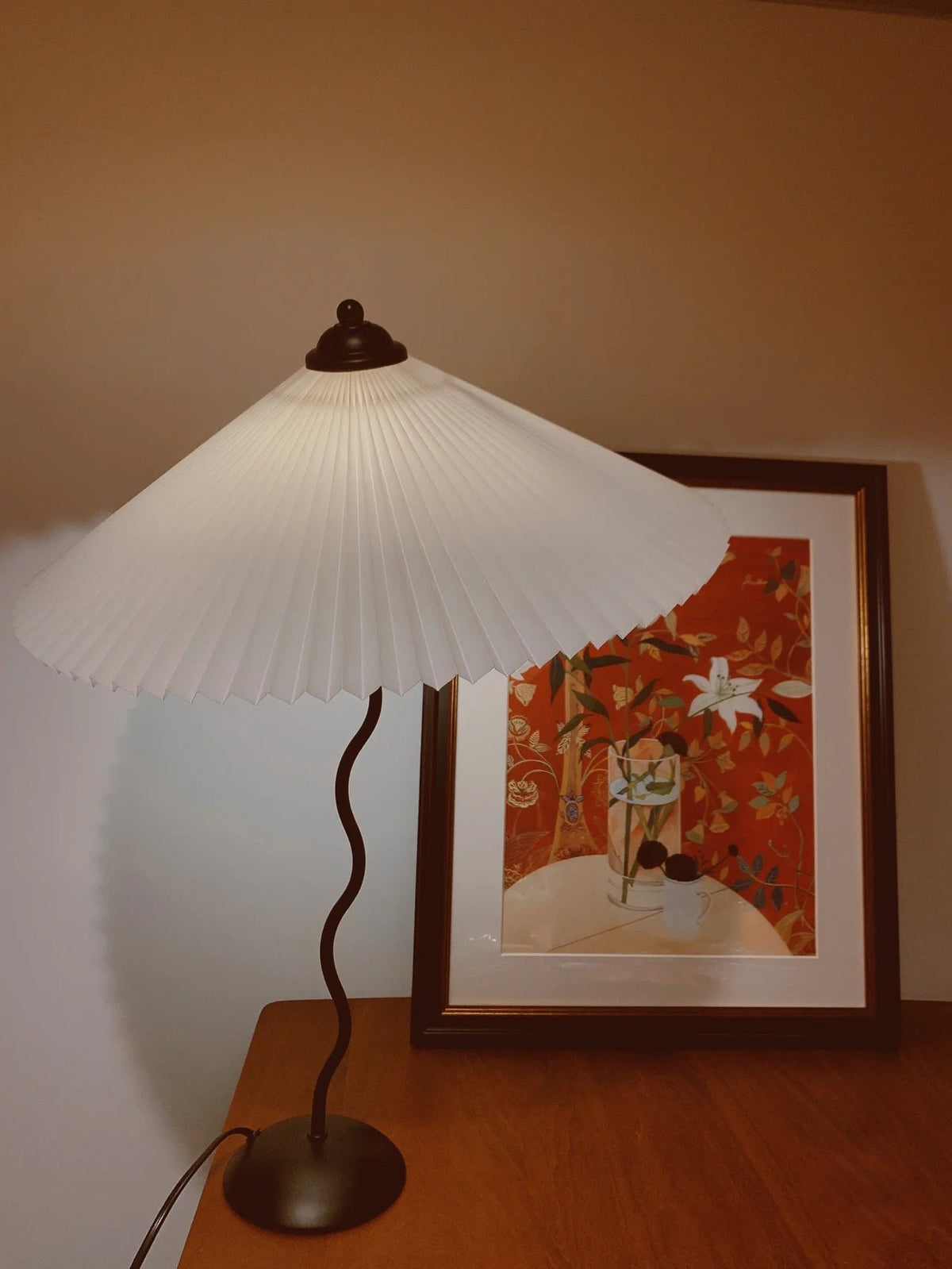Squiggle Table Lamp with Unique Curved Design-Lighting > Table Lamps-casanuva-casanuva