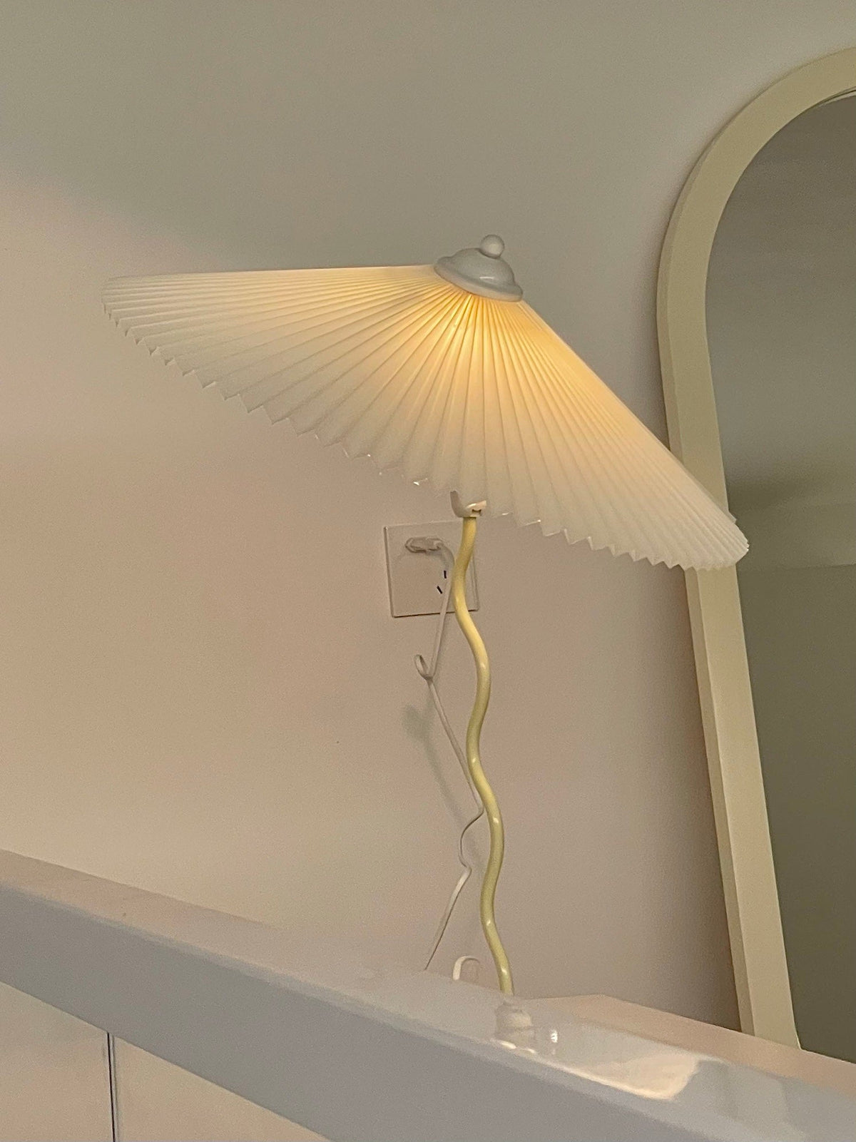 Squiggle Table Lamp with Unique Curved Design-Lighting > Table Lamps-casanuva-casanuva