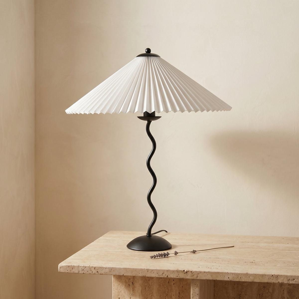 Squiggle Table Lamp with Unique Curved Design-Lighting > Table Lamps-casanuva-casanuva