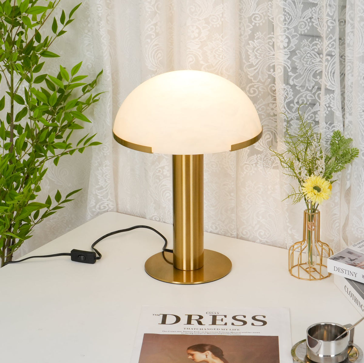 Alabaster Table Lamp with Elegant Design-Lighting > Table Lamps-casanuva-casanuva