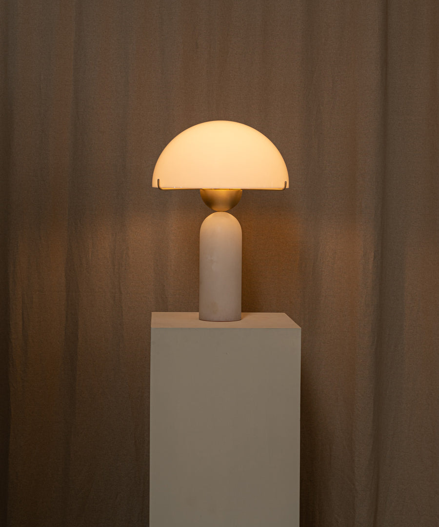 Alabaster Table Lamp with Elegant Design-Lighting > Table Lamps-casanuva-casanuva