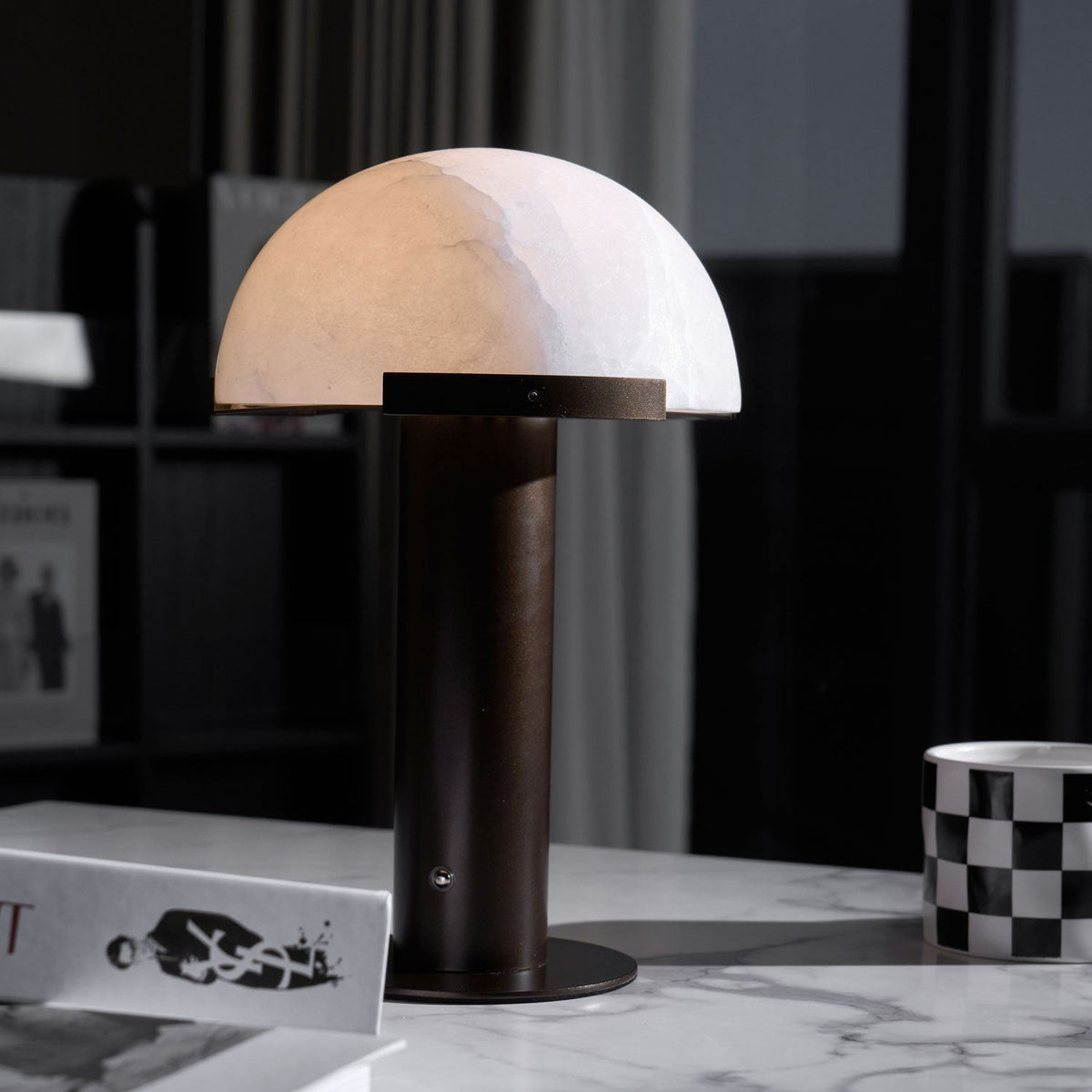 Alabaster Table Lamp with Elegant Design-Lighting > Table Lamps-casanuva-casanuva