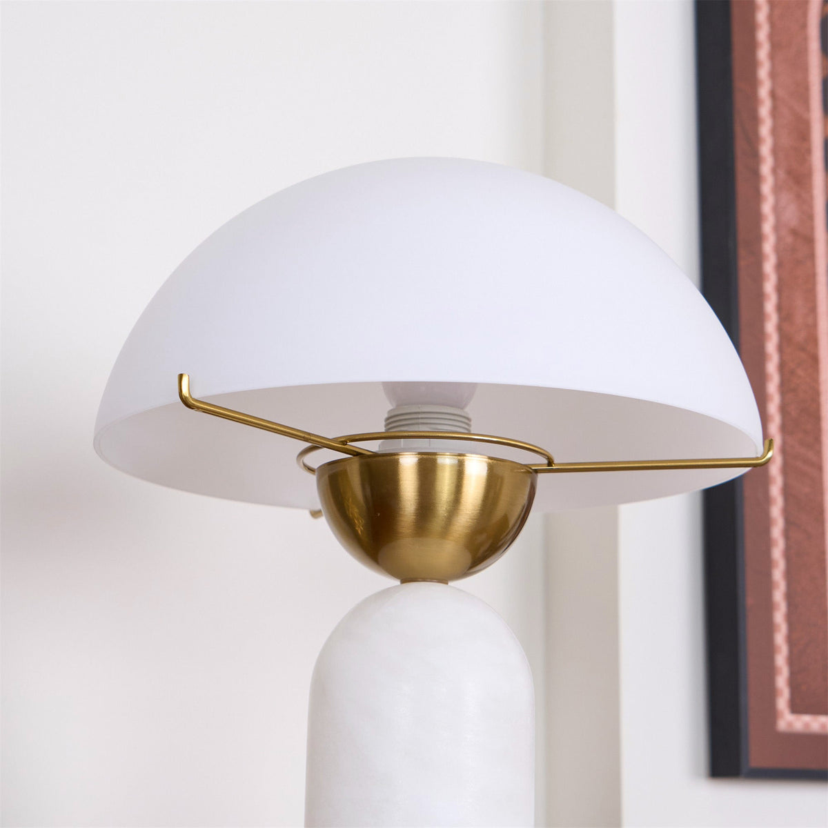 Alabaster Table Lamp with Elegant Design-Lighting > Table Lamps-casanuva-casanuva