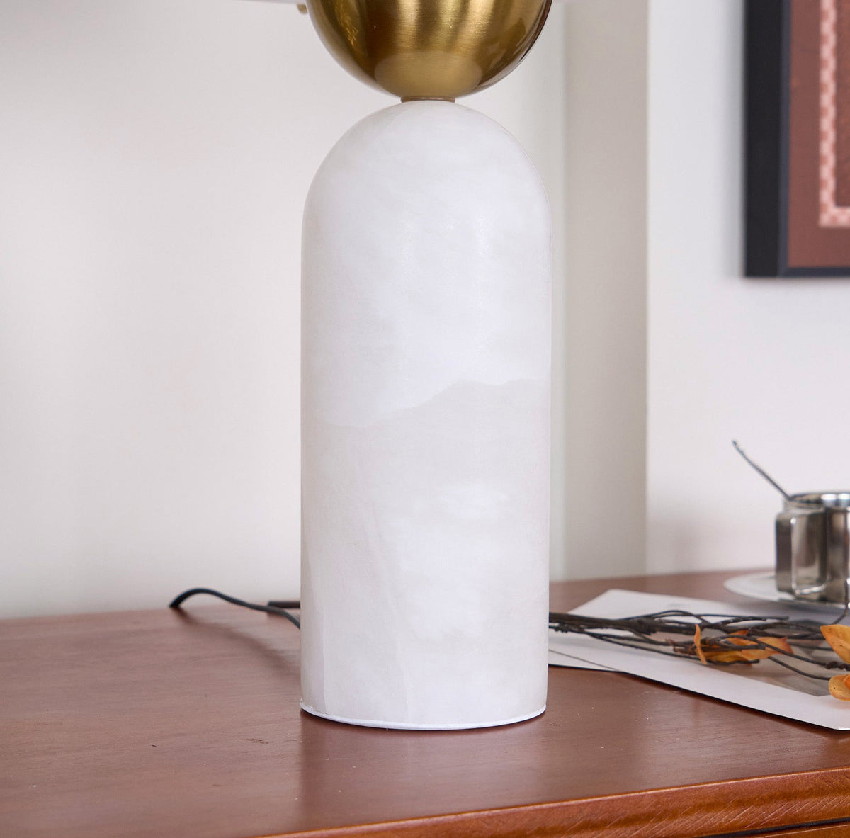Alabaster Table Lamp with Elegant Design-Lighting > Table Lamps-casanuva-casanuva