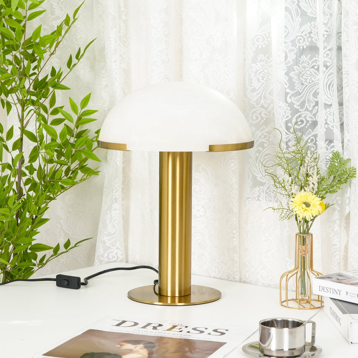 Alabaster Table Lamp with Elegant Design-Lighting > Table Lamps-casanuva-casanuva