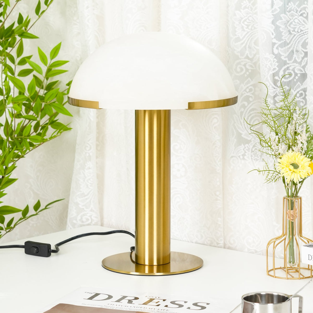 Alabaster Table Lamp with Elegant Design-Lighting > Table Lamps-casanuva-casanuva