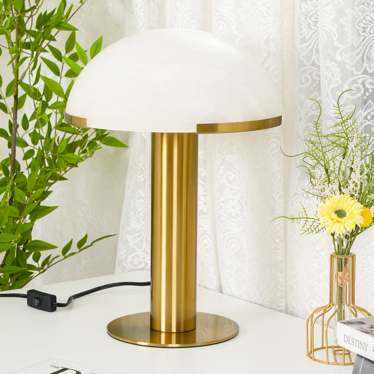 Alabaster Table Lamp with Elegant Design-Lighting > Table Lamps-casanuva-casanuva