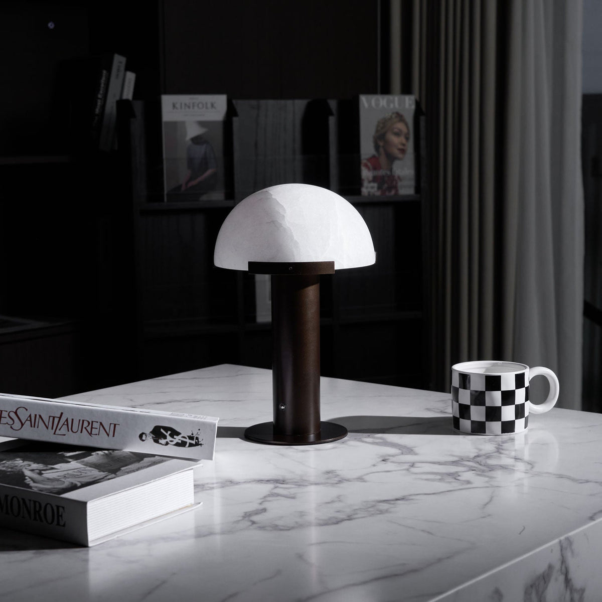 Alabaster Table Lamp with Elegant Design-Lighting > Table Lamps-casanuva-casanuva
