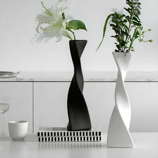 Ceramic Vase with Elegant Design-Home Decor > Vases-casanuva-casanuva