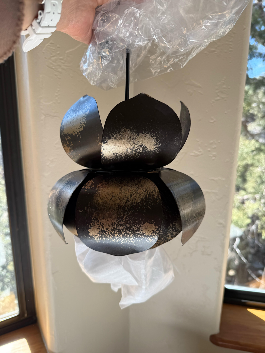Feldman Pendant Lamp with Lotus Design-Lighting > Pendant Lights-casanuva-casanuva