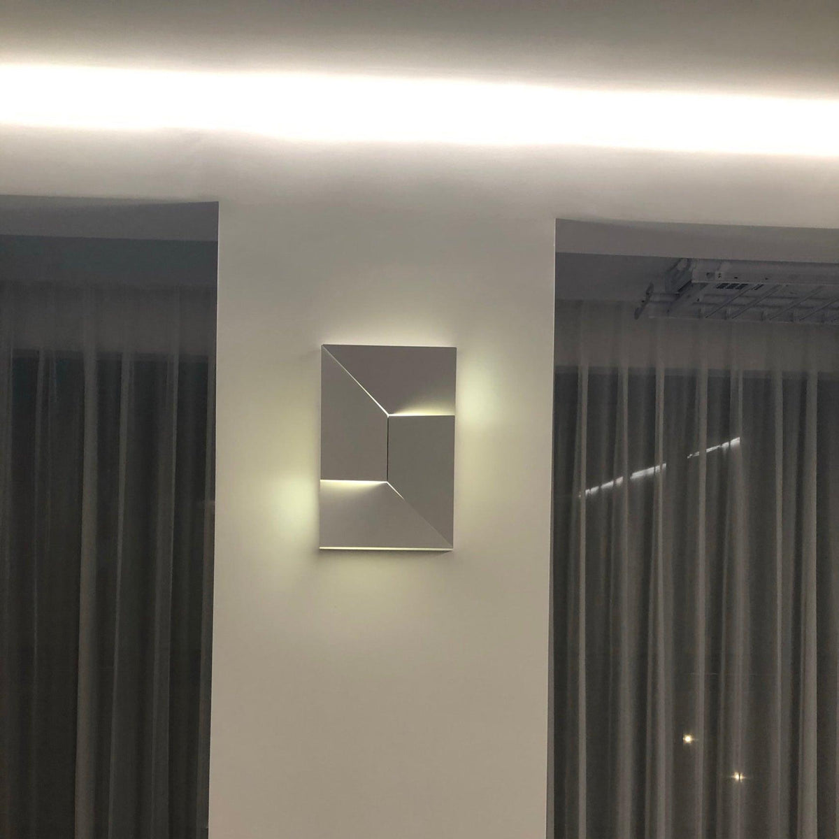 Grand Wall Sconce-Lighting > Wall Lights-casanuva-casanuva