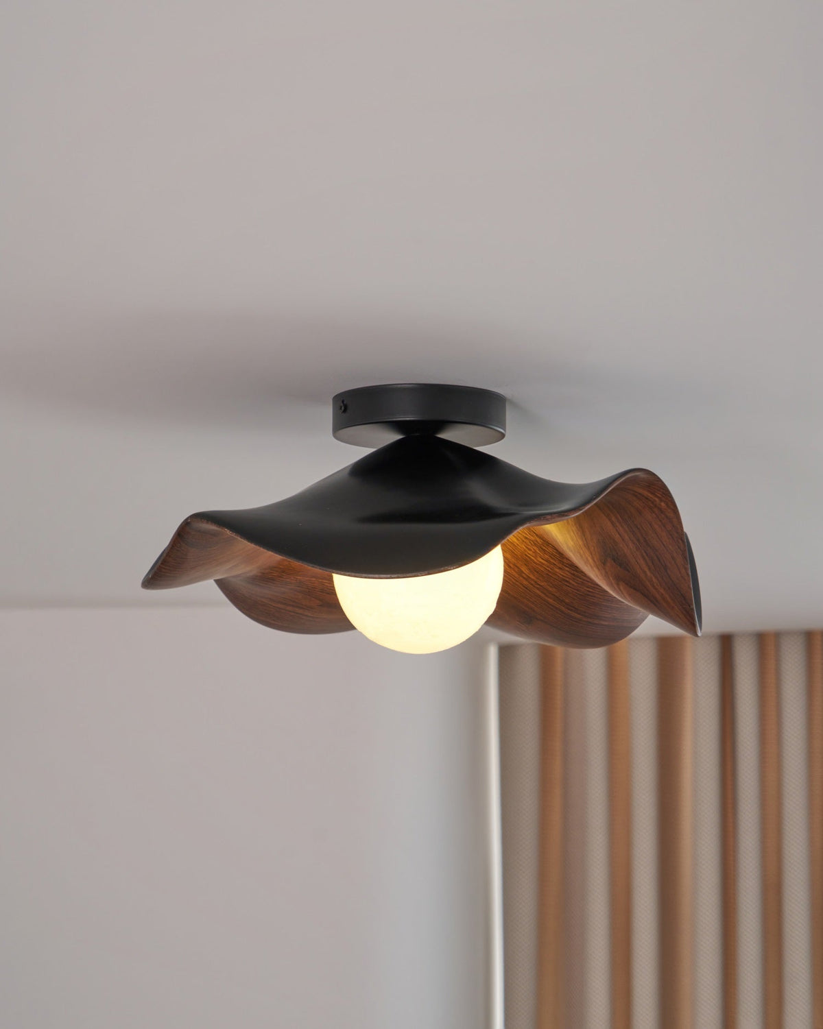 Lotus Leaf Pendant Light with LED Illumination-Lighting > Pendant Lights-casanuva-casanuva