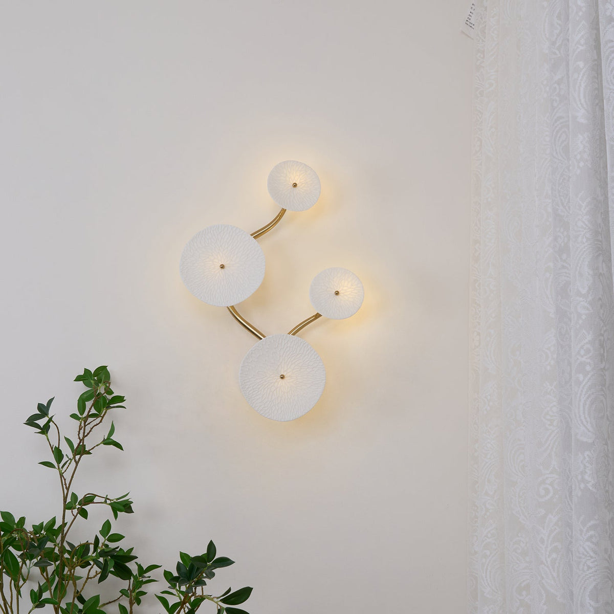 Lotus Petal LED Wall Lamp-Lighting > Wall Lights-casanuva-casanuva