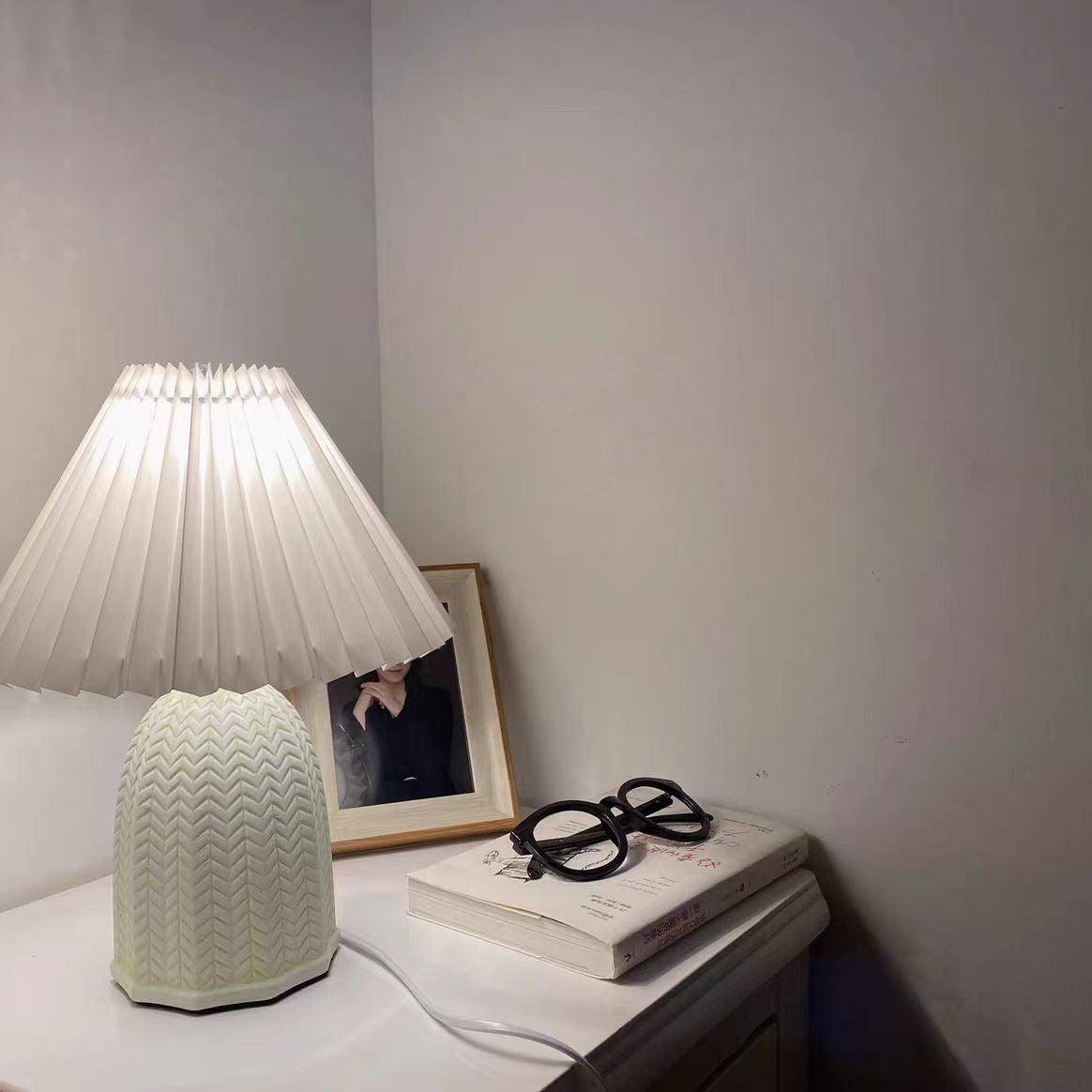 Pleated Vintage Table Lamp-Lighting > Table Lamps-casanuva-casanuva