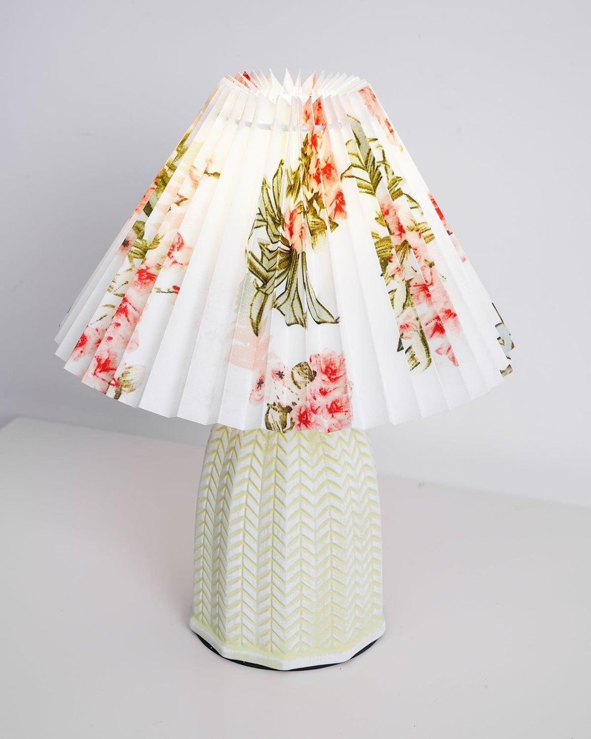 Pleated Vintage Table Lamp-Lighting > Table Lamps-casanuva-casanuva