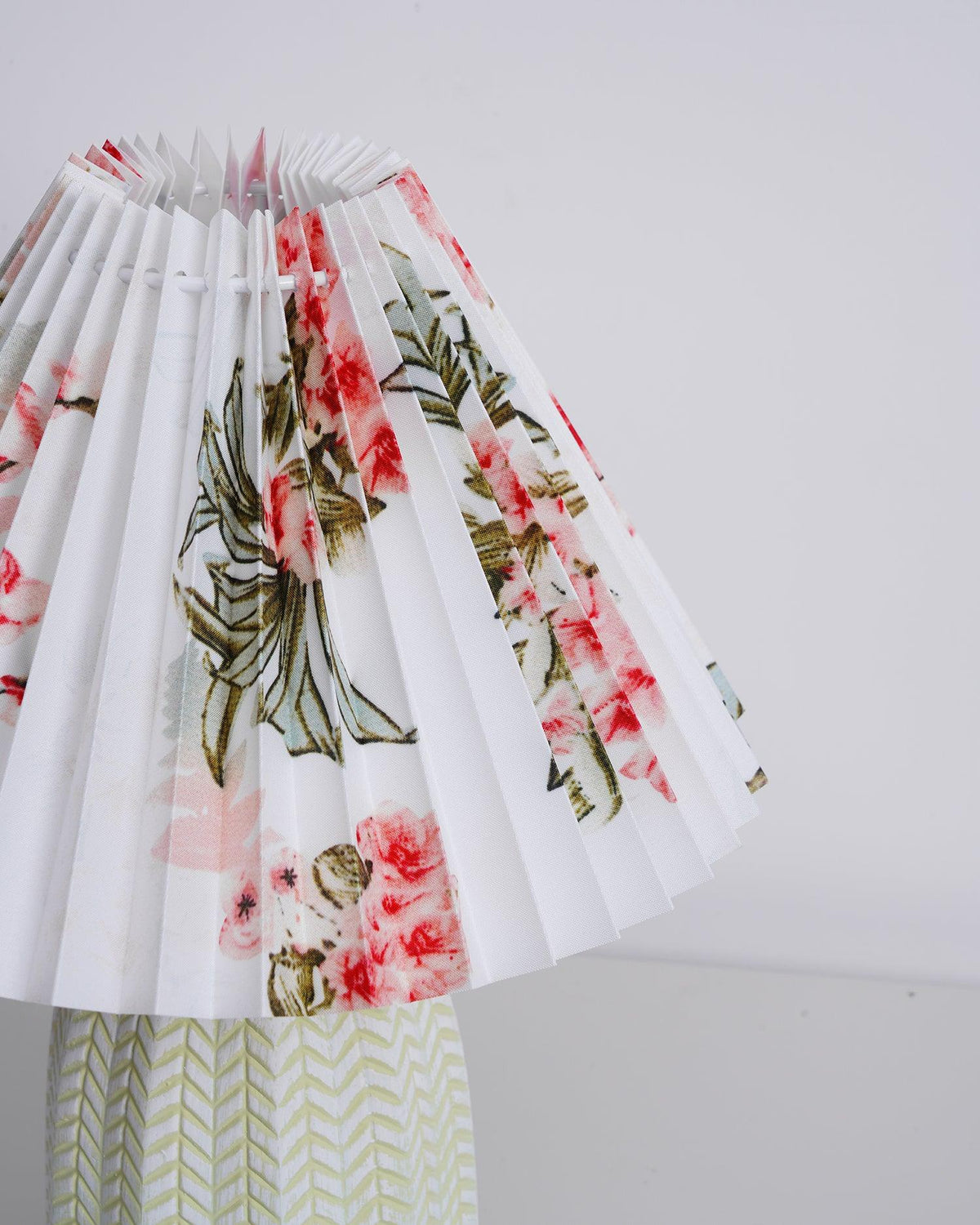 Pleated Vintage Table Lamp-Lighting > Table Lamps-casanuva-casanuva