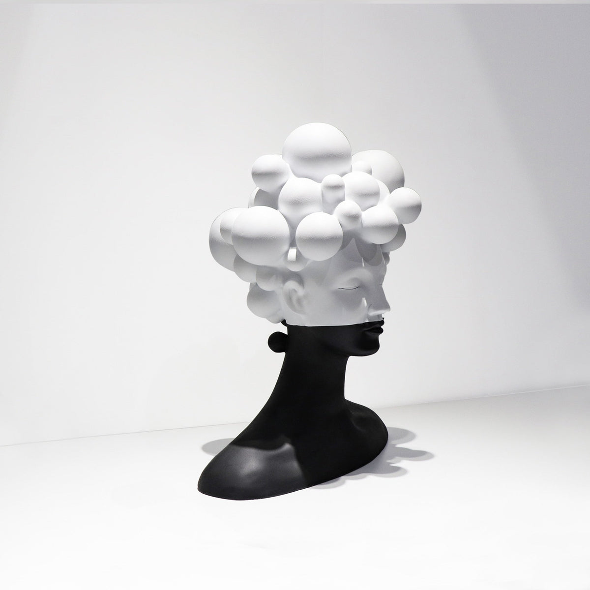 Resin Mysterious Woman Statue Nazla-Home Decor > Sculptures & Figurines-casanuva-casanuva