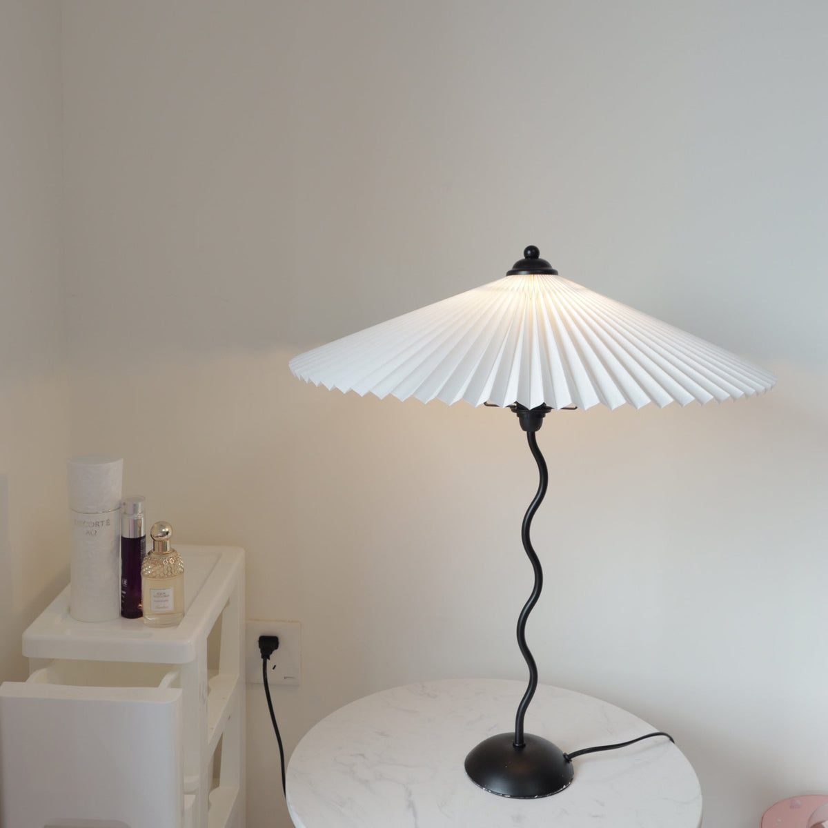 Squiggle Table Lamp with Unique Curved Design-Lighting > Table Lamps-casanuva-casanuva