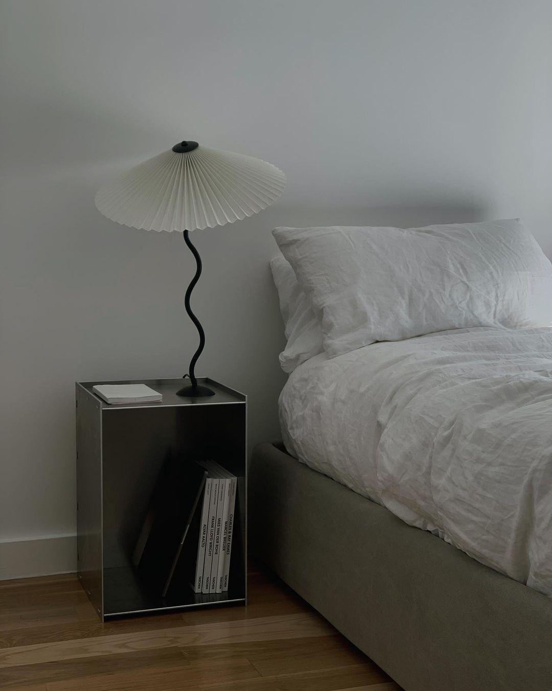 Squiggle Table Lamp with Unique Curved Design-Lighting > Table Lamps-casanuva-casanuva