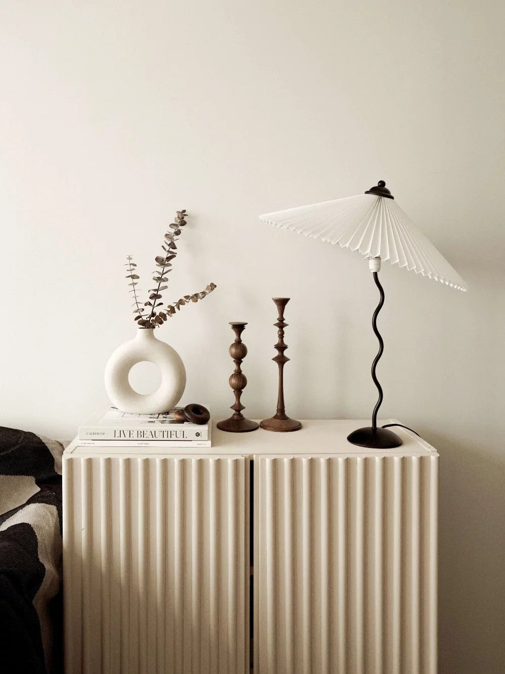 Squiggle Table Lamp with Unique Curved Design-Lighting > Table Lamps-casanuva-casanuva