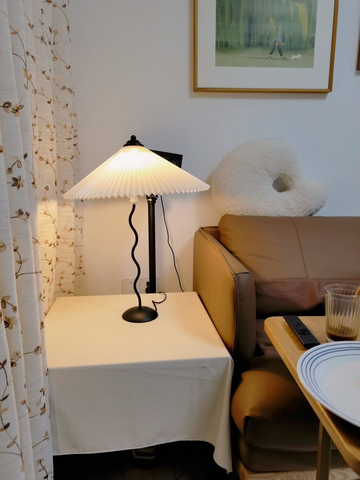 Squiggle Table Lamp with Unique Curved Design-Lighting > Table Lamps-casanuva-casanuva