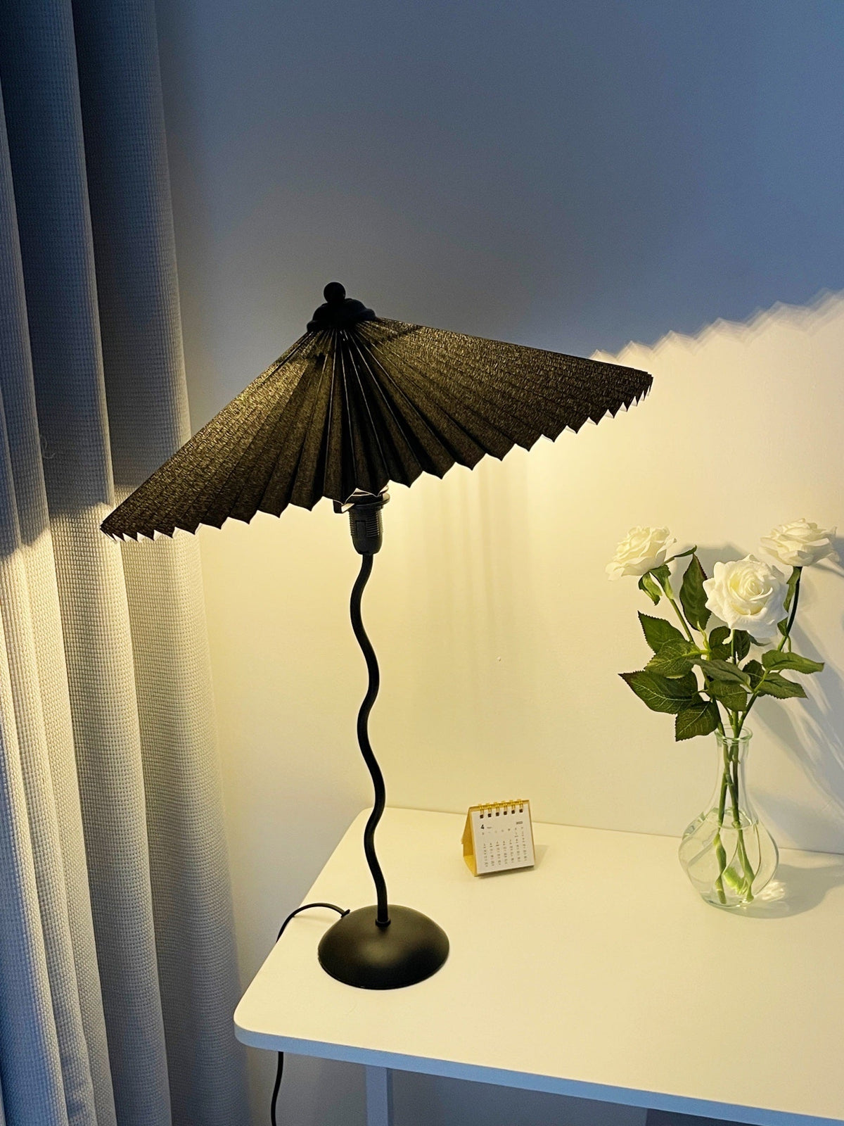 Squiggle Table Lamp with Unique Curved Design-Lighting > Table Lamps-casanuva-casanuva