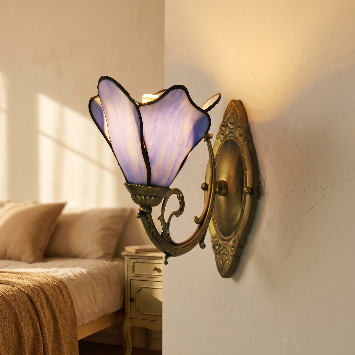 Stained Glass Wall Sconce Lamp Tiffany Petals 1-Light Design-Lighting > Wall Lights-casanuva-casanuva