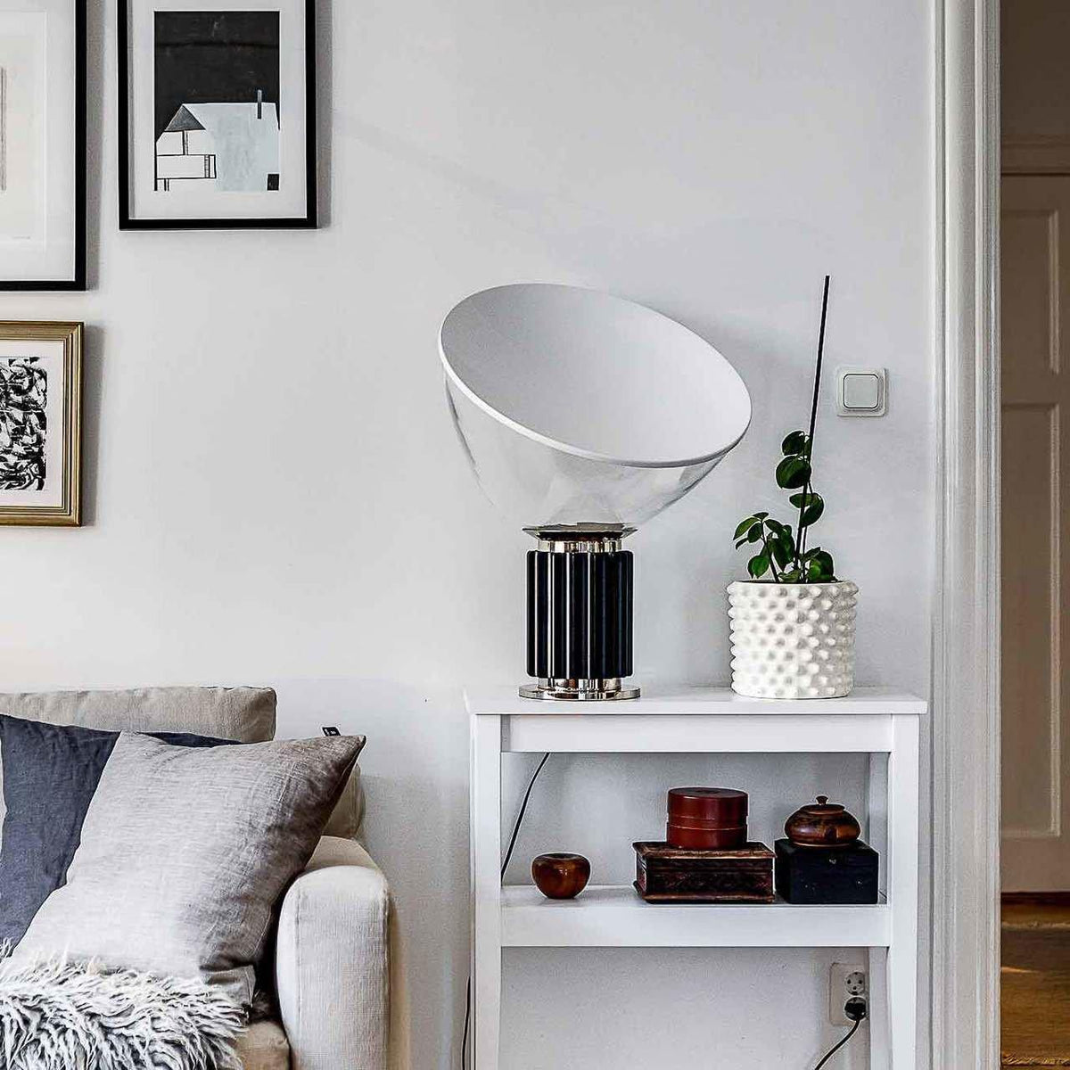 Table Lamp with Modern Design and Adjustable Brightness-Lighting > Table Lamps-casanuva-casanuva