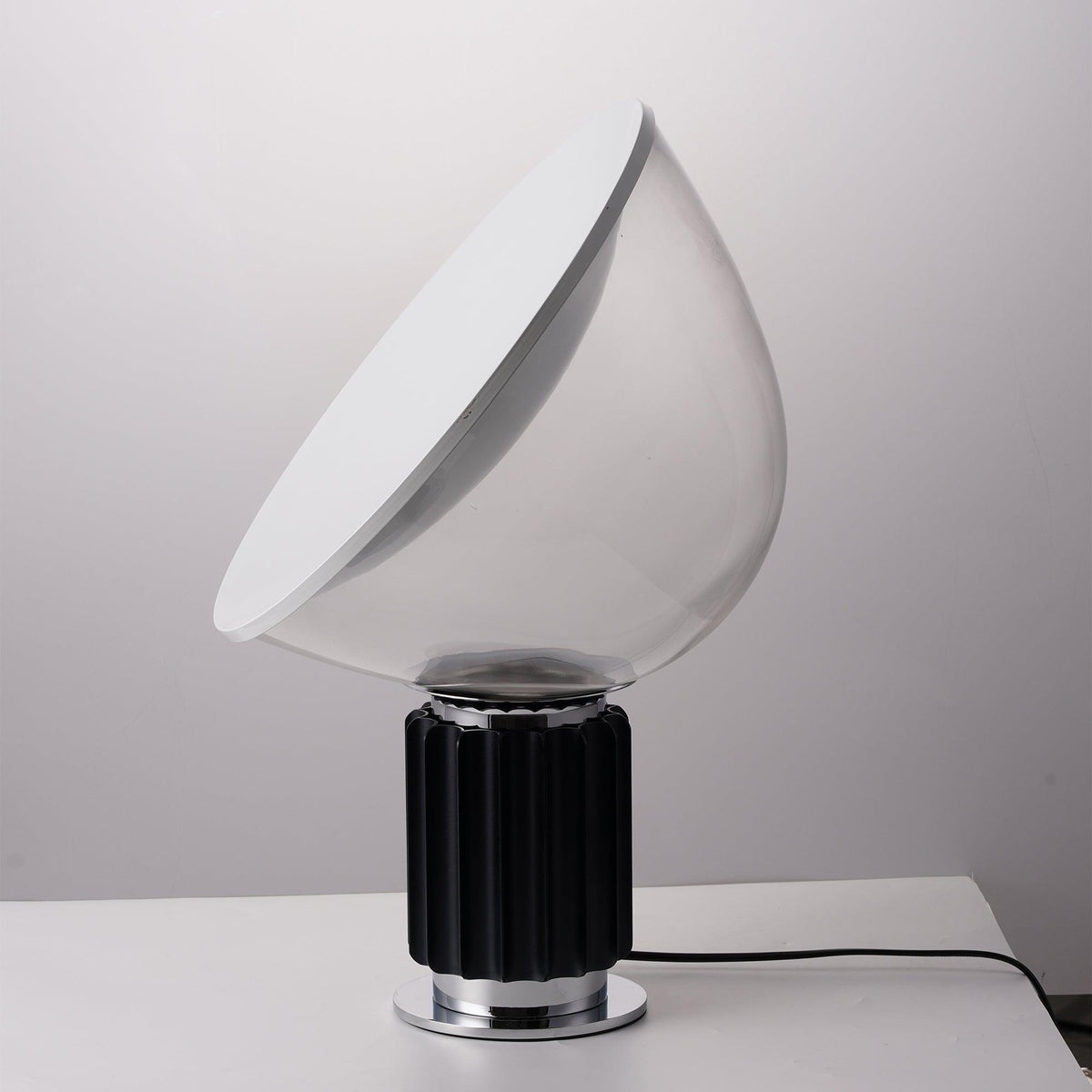 Table Lamp with Modern Design and Adjustable Brightness-Lighting > Table Lamps-casanuva-casanuva